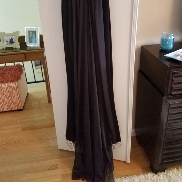 Tarik Ediz Couture Crystal Embellished Gown with Adjustable Train, Worn 1 Time! - Picture 6 of 7